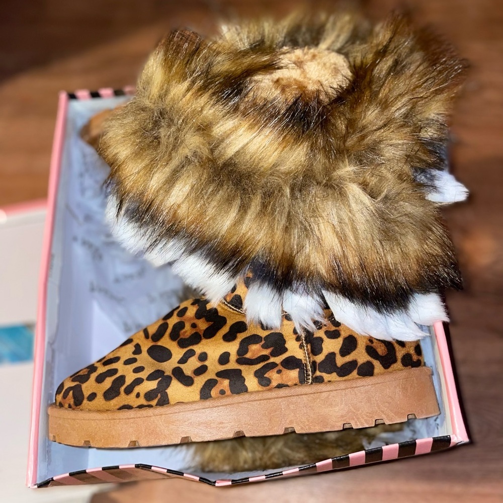 Leopard Print women’s Fur Boots size 11